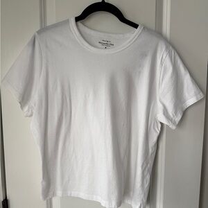 Abercrombie & Fitch White Skimming Short Sleeve Tee